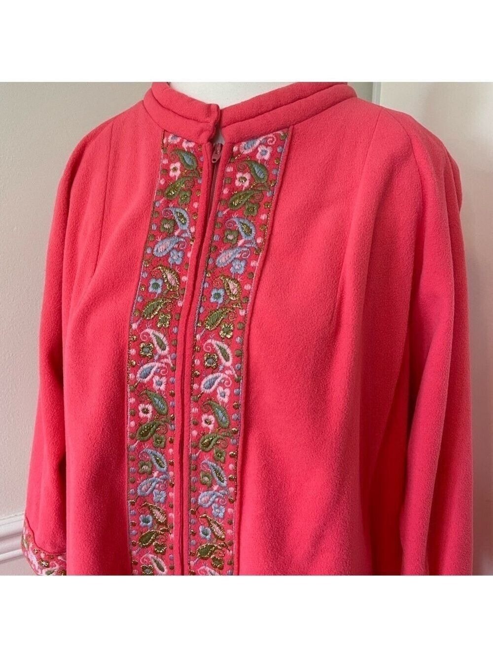 Vintage Embroidered Fleece Robe - Picture 3 of 10